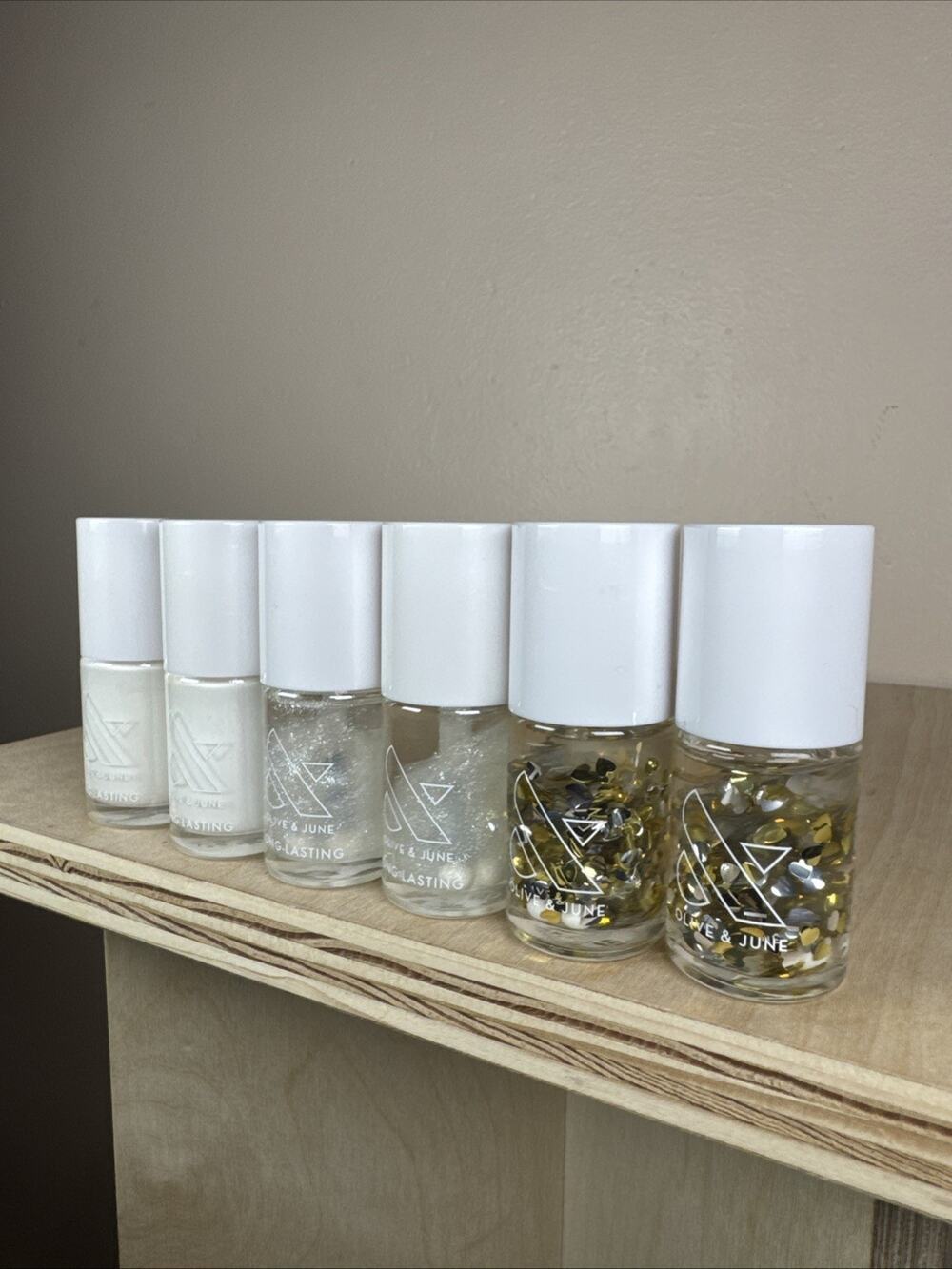Olive & June Nail Polish 13. 5 Ml .46 Fl Oz Glitter White Neutral Set Of 6 Lot 1